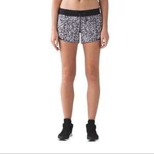 LULULEMON Hotty Hot Shorts 4”